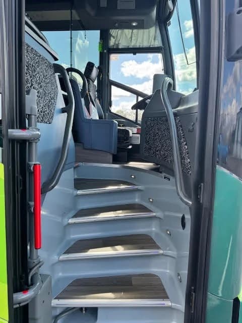 2017 Van Hool CX35 Van Hool - Image 6