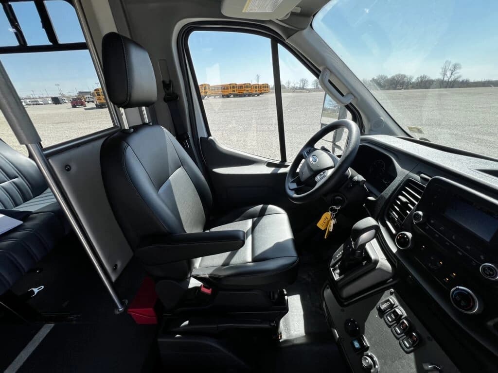 2022 Ford Transit Starcraft Shuttle Bus - Image 9
