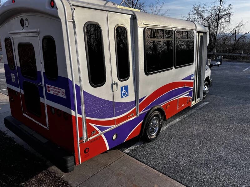 2017 Ford E-450 ADA Shuttle Bus - Image 2