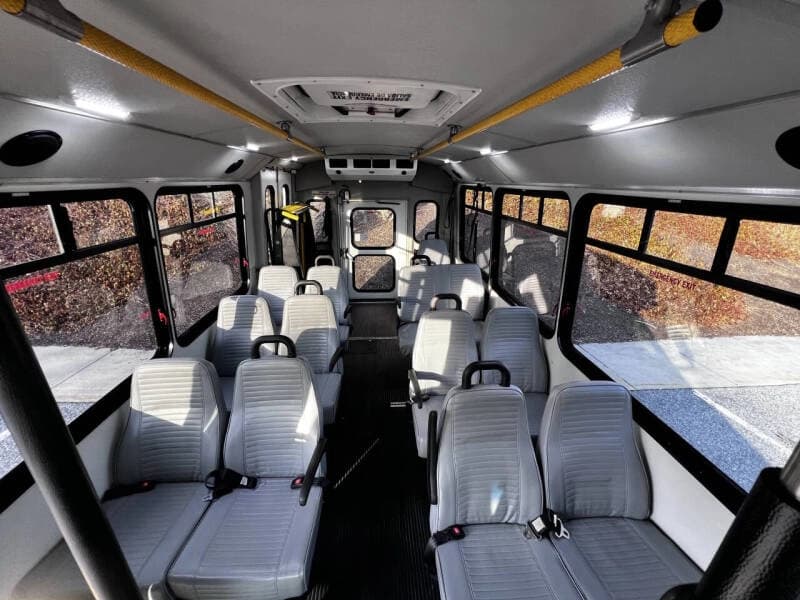 2017 Ford E-450 ADA Shuttle Bus - Image 20