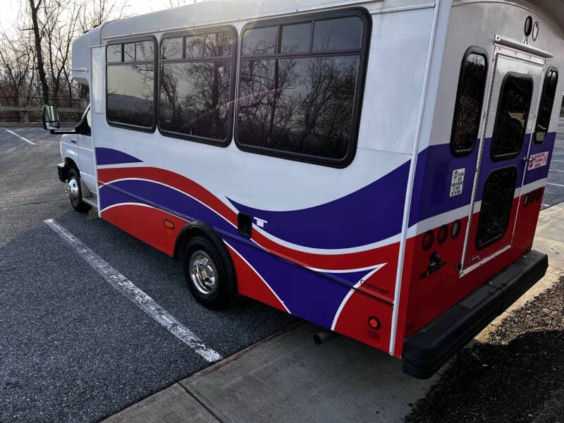 2017 Ford E-450 ADA Shuttle Bus - Image 3