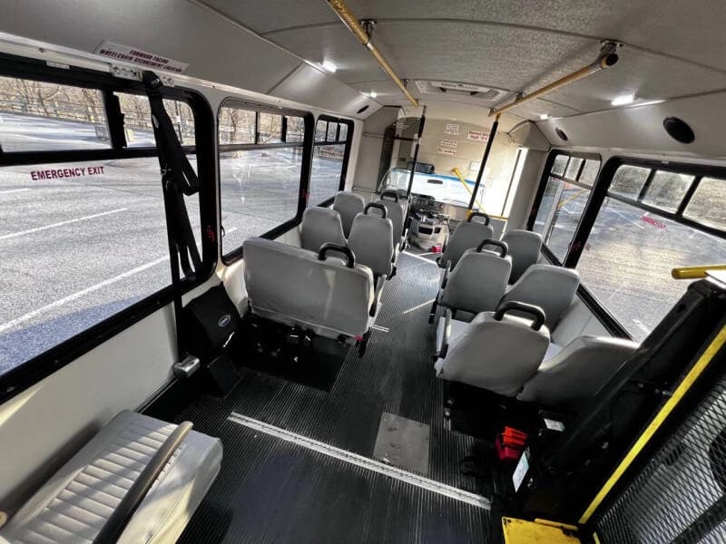 2017 Ford E-450 ADA Shuttle Bus - Image 15