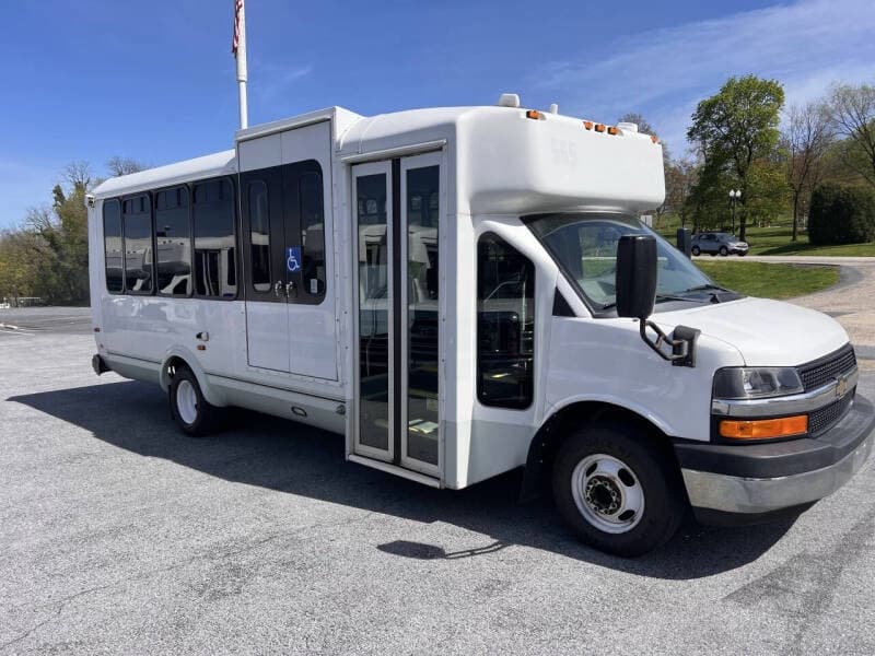 2014 Chevrolet Express 4500 ADA Shuttle Bus - Image 1