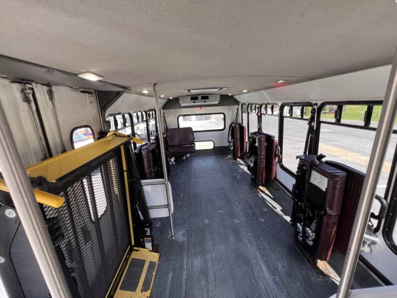 2014 Chevrolet Express 4500 ADA Shuttle Bus - Image 17