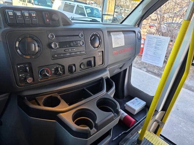 2017 Ford E350 Shuttle Bus - Image 23