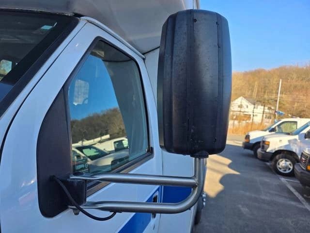 2017 Ford E350 Shuttle Bus - Image 3