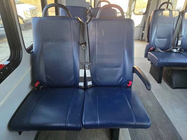 2017 Ford E350 Shuttle Bus - Image 37