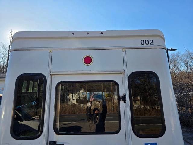 2017 Ford E350 Shuttle Bus - Image 8