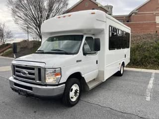 2018 Ford E-450 bus