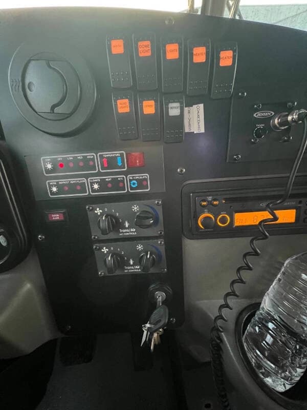 2011 Freightliner MC Mid Size Bus - Image 15