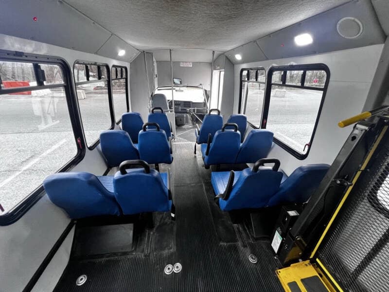 2014 Chevrolet Express 4500 ADA Shuttle Bus - Image 19