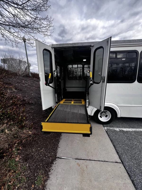 2014 Chevrolet Express 4500 ADA Shuttle Bus - Image 12