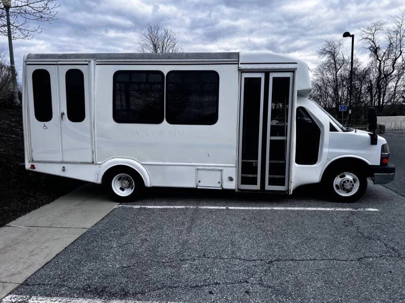 2014 Chevrolet Express 4500 ADA Shuttle Bus - Image 2