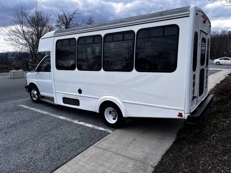 2014 Chevrolet Express 4500 ADA Shuttle Bus - Image 3
