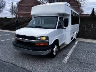 2014 Chevrolet Express 4500 bus