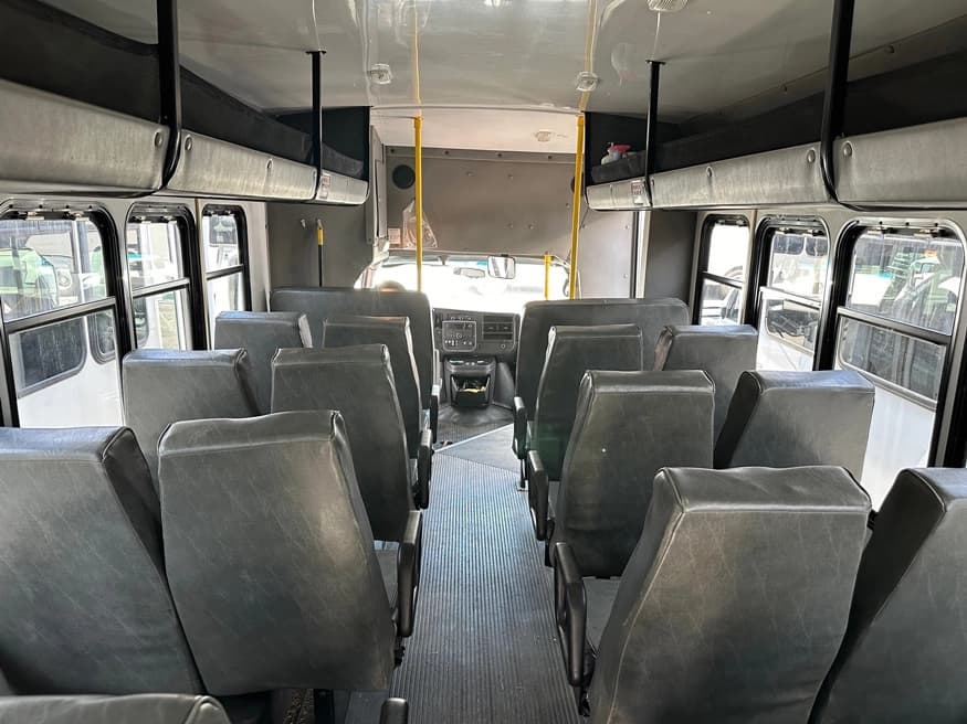 2009 Chevrolet 3500 Startrans MFSAB Activity Bus - Image 3