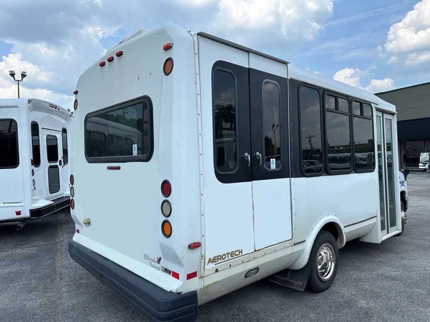 2014 Ford E350 Eldorado Cutaway - Image 2