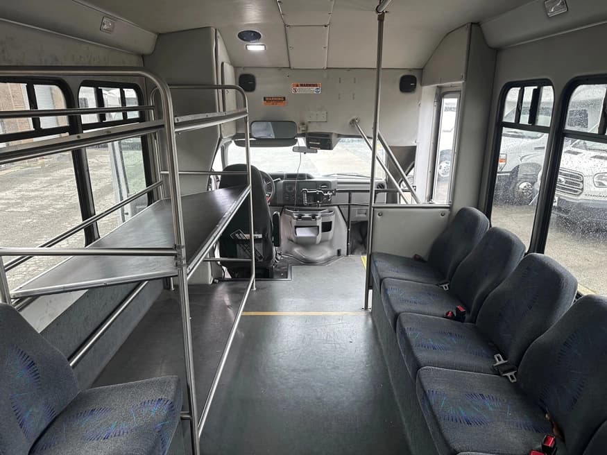 2017 Ford E350 Starcraft Allstar Shuttle Bus - Image 3