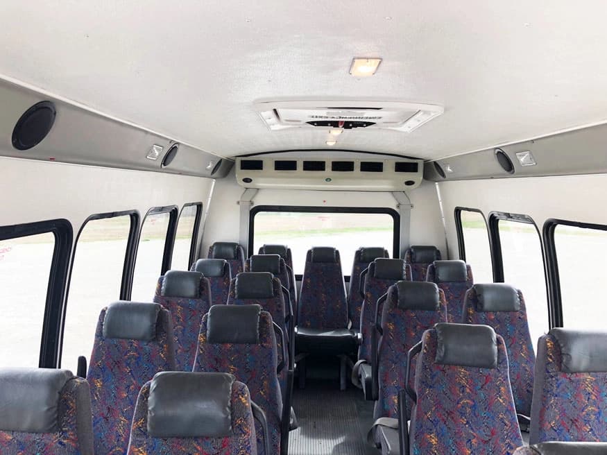 2010 Ford E450 Turtle Top Shuttle Bus - Image 4