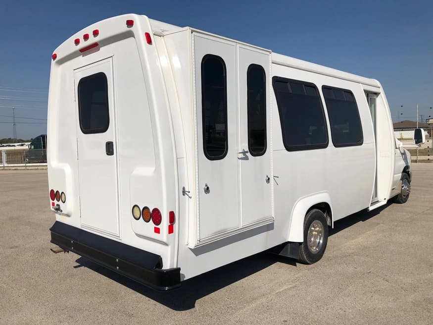 2011 Ford E450 Ameritrans Shuttle Bus - Image 2