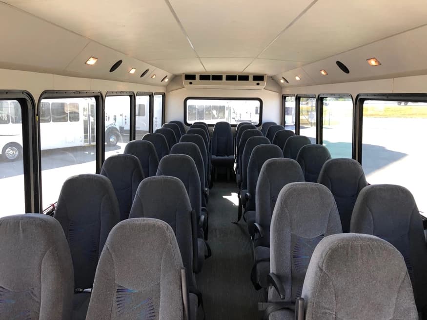 2012 Ford F550 Glaval Entourage Shuttle Bus - Image 4