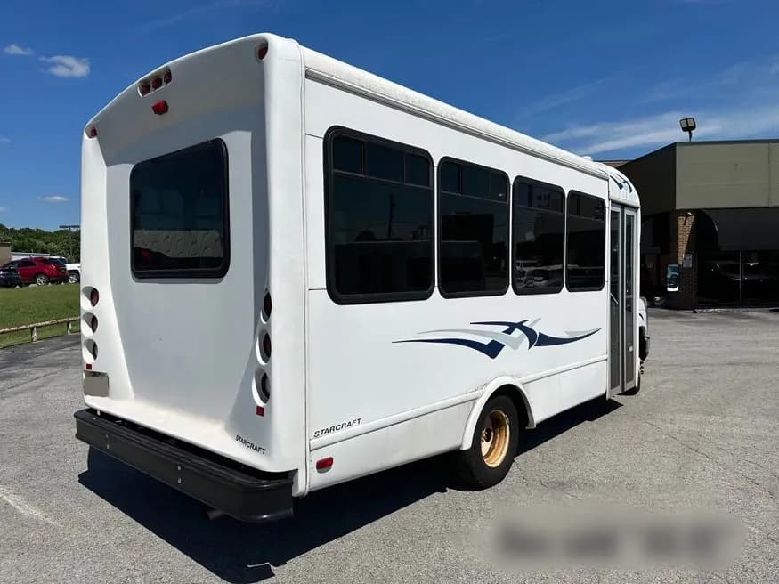 2012 Ford E350 Starcraft Allstar Shuttle Bus - Image 2