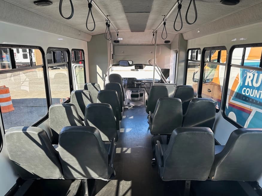 2014 Ford E450 Starcraft Allstar Shuttle Bus - Image 3