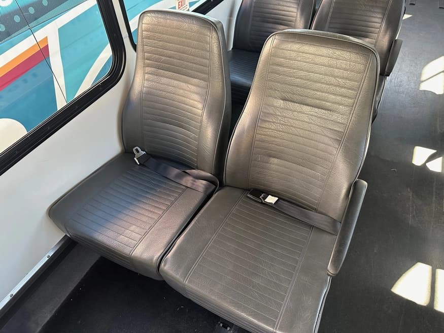 2014 Ford E450 Starcraft Allstar Shuttle Bus - Image 5