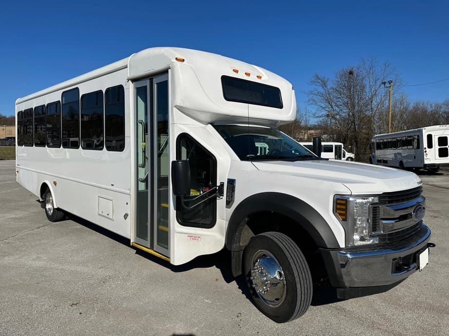 2022 Ford F550 Starcraft XL Shuttle Bus - Image 1
