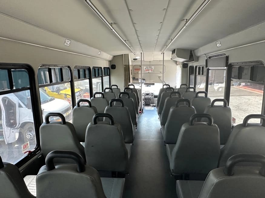 2022 Ford F550 Starcraft XL Shuttle Bus - Image 3