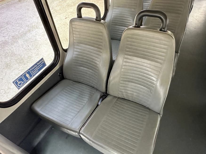 2022 Ford F550 Starcraft XL Shuttle Bus - Image 5