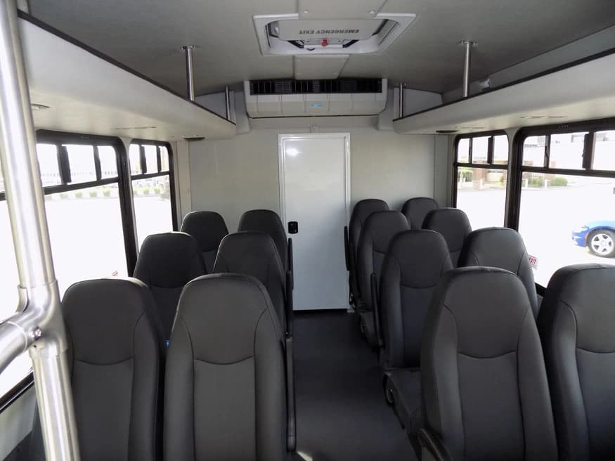 2023 Chevrolet 3500 Starcraft AllStar Shuttle Bus - Image 4