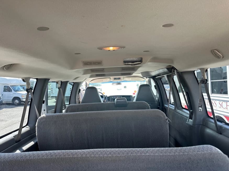 2006 Chevrolet 3500 Express Passenger Van - Image 3
