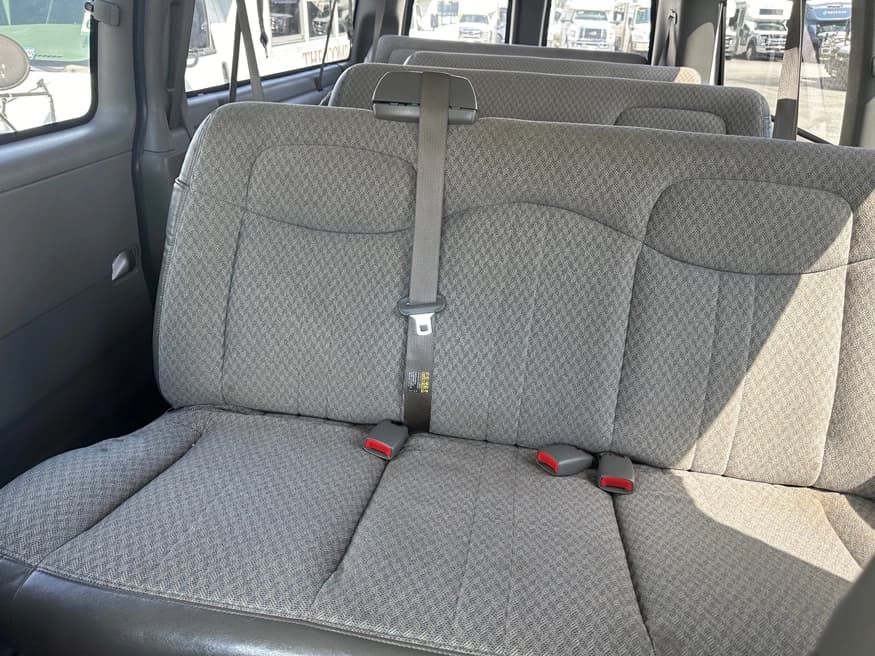 2006 Chevrolet 3500 Express Passenger Van - Image 5