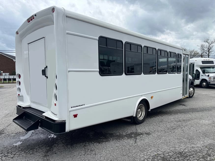 2018 Ford F550 Starcraft XL Shuttle Bus - Image 2