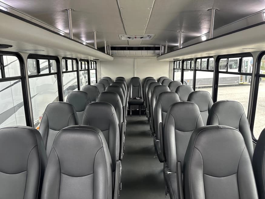 2018 Ford F550 Starcraft XL Shuttle Bus - Image 4