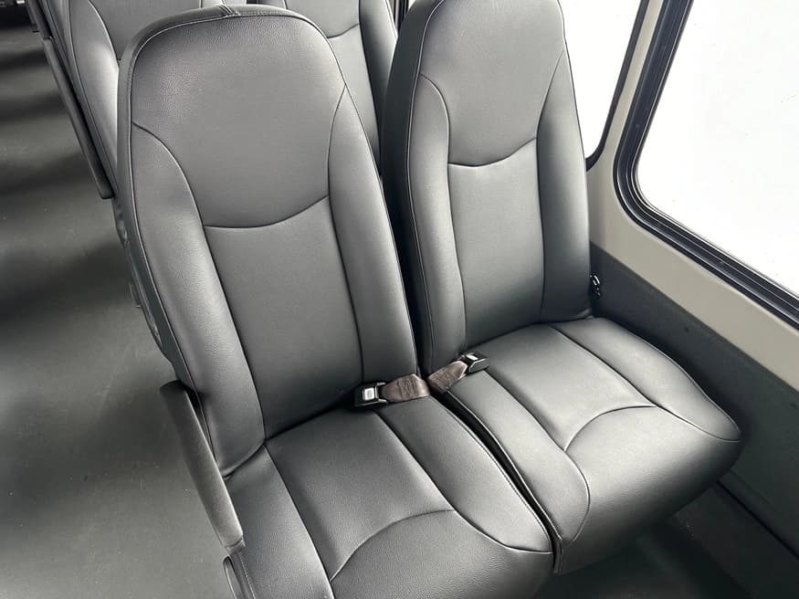 2018 Ford F550 Starcraft XL Shuttle Bus - Image 5