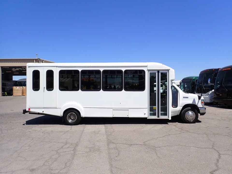 2016 Ford Goshen Impulse Shuttle Bus - Image 4