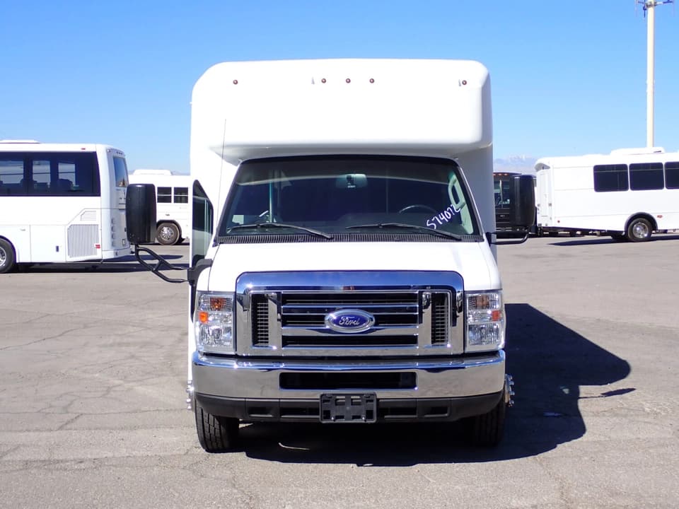 2019 Ford ElDorado Advantage Shuttle Bus - Image 2