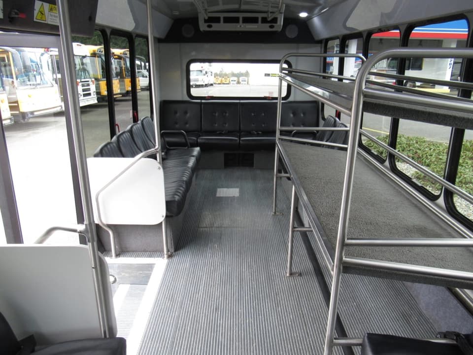 2016 Ford Eldorado Shuttle Bus - Image 6