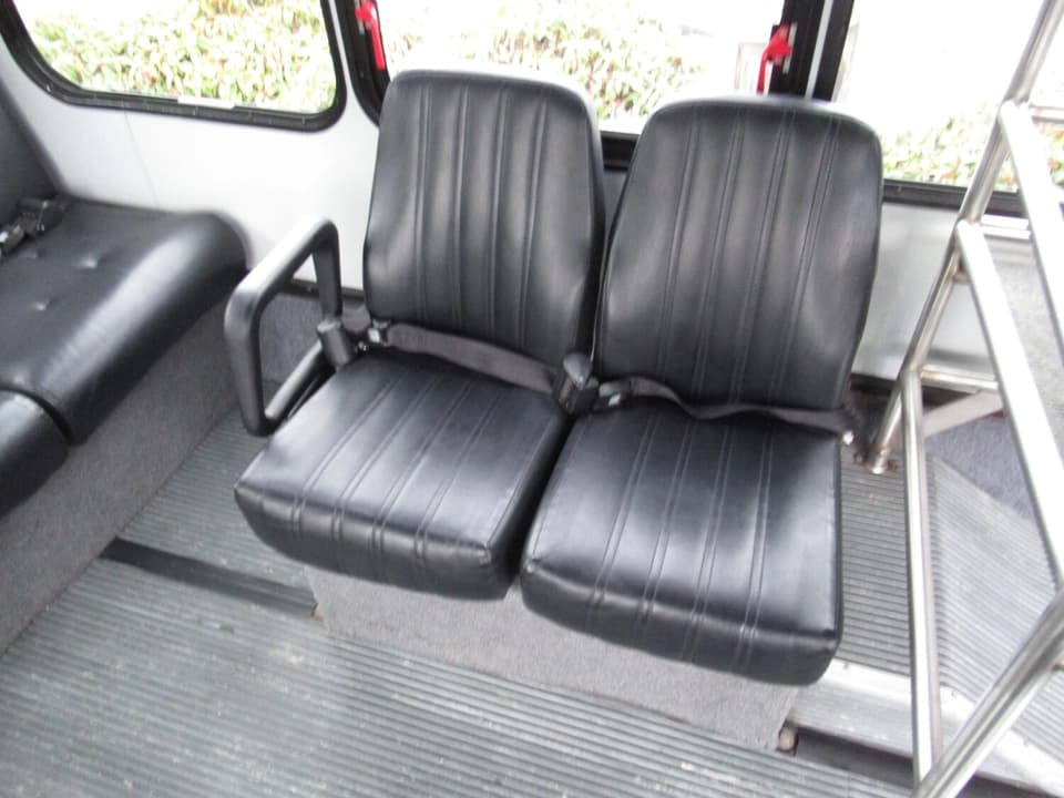 2016 Ford Eldorado Shuttle Bus - Image 8