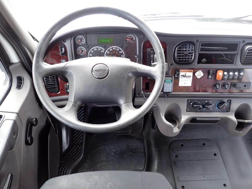 2018 Champion Defender Shuttle Bus - Image 11