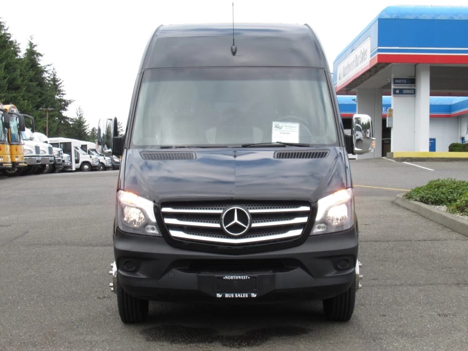 2015 Mercedes Benz Grech Limo Bus - Image 11