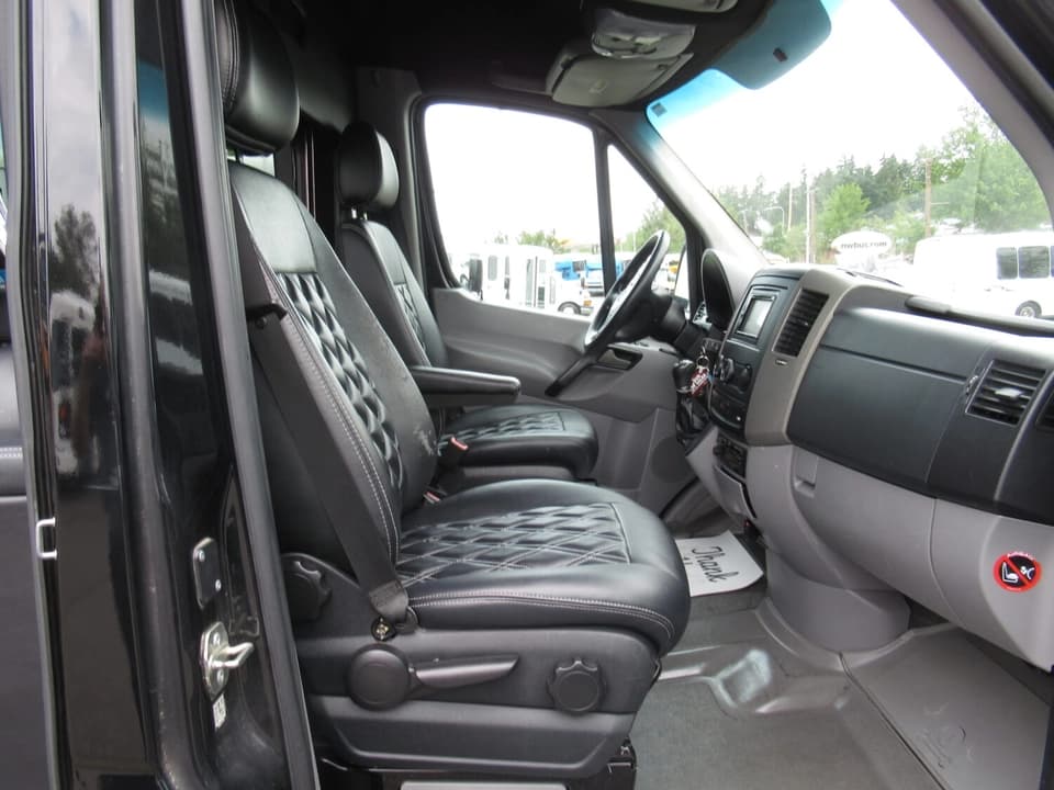 2015 Mercedes Benz Grech Limo Bus - Image 8