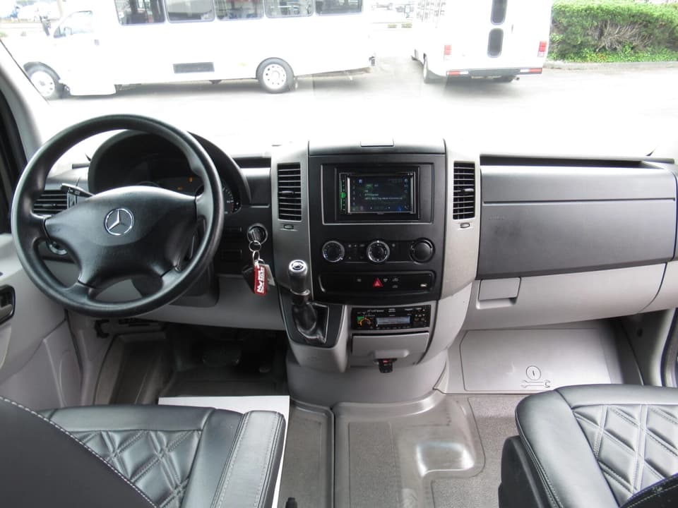 2015 Mercedes Benz Grech Limo Bus - Image 9