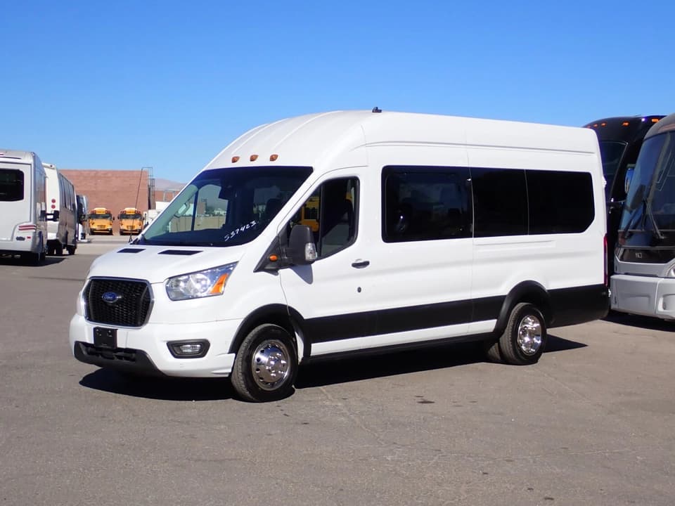 2022 Ford Transit 350 Passenger Van - Image 3