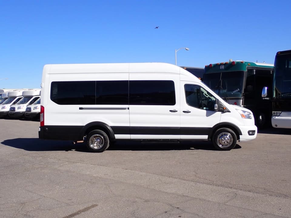 2022 Ford Transit 350 Passenger Van - Image 4