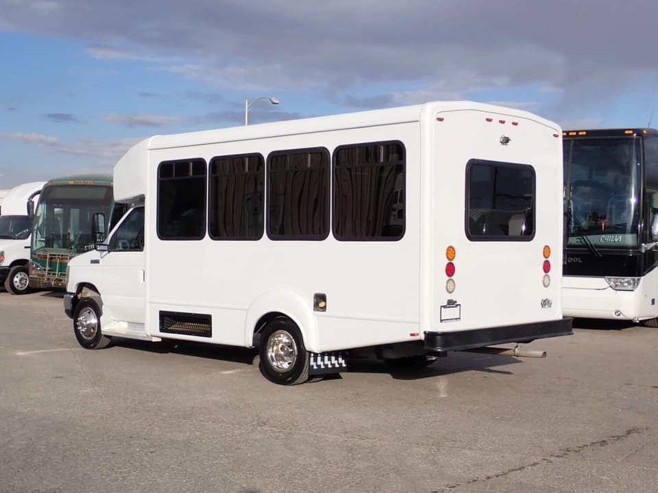 2015 Ford Goshen Impulse Shuttle Bus - Image 5