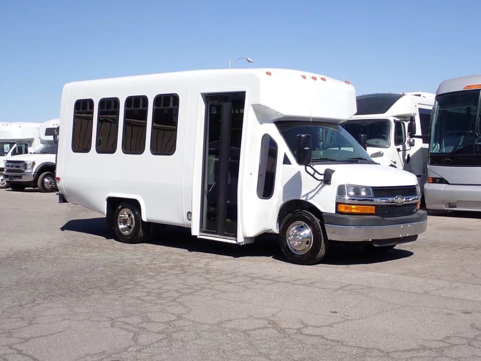 2014 Chevrolet Diamond Coach VIP 2000 Shuttle Bus - Image 1