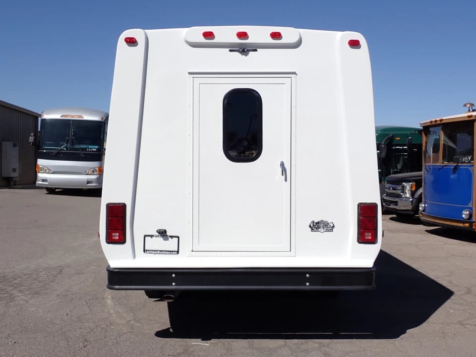 2014 Chevrolet Diamond Coach VIP 2000 Shuttle Bus - Image 6